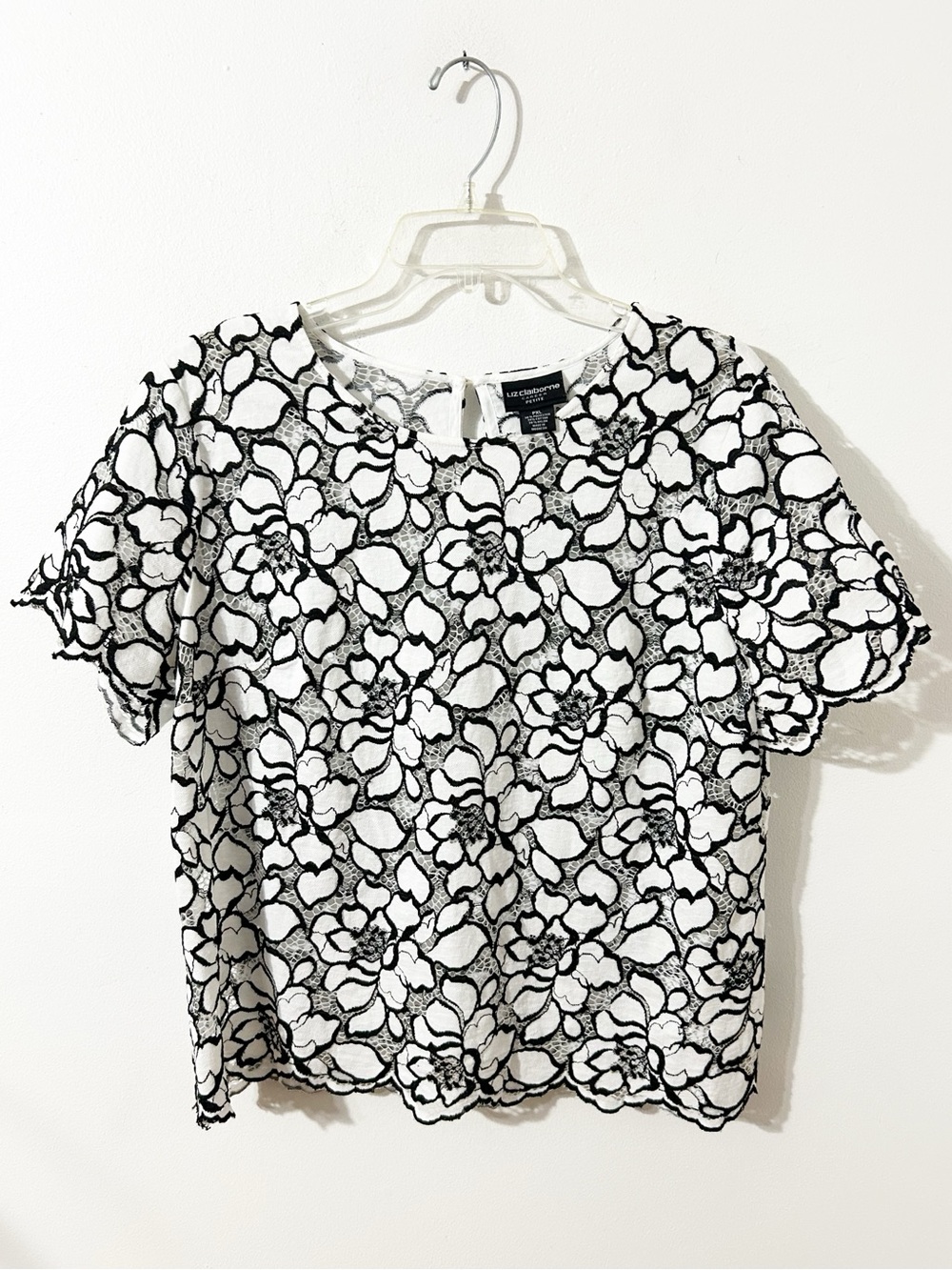 Liz Claiborne Career Petite Floral Lace Top Blouse Black White Scalloped Hem PXL